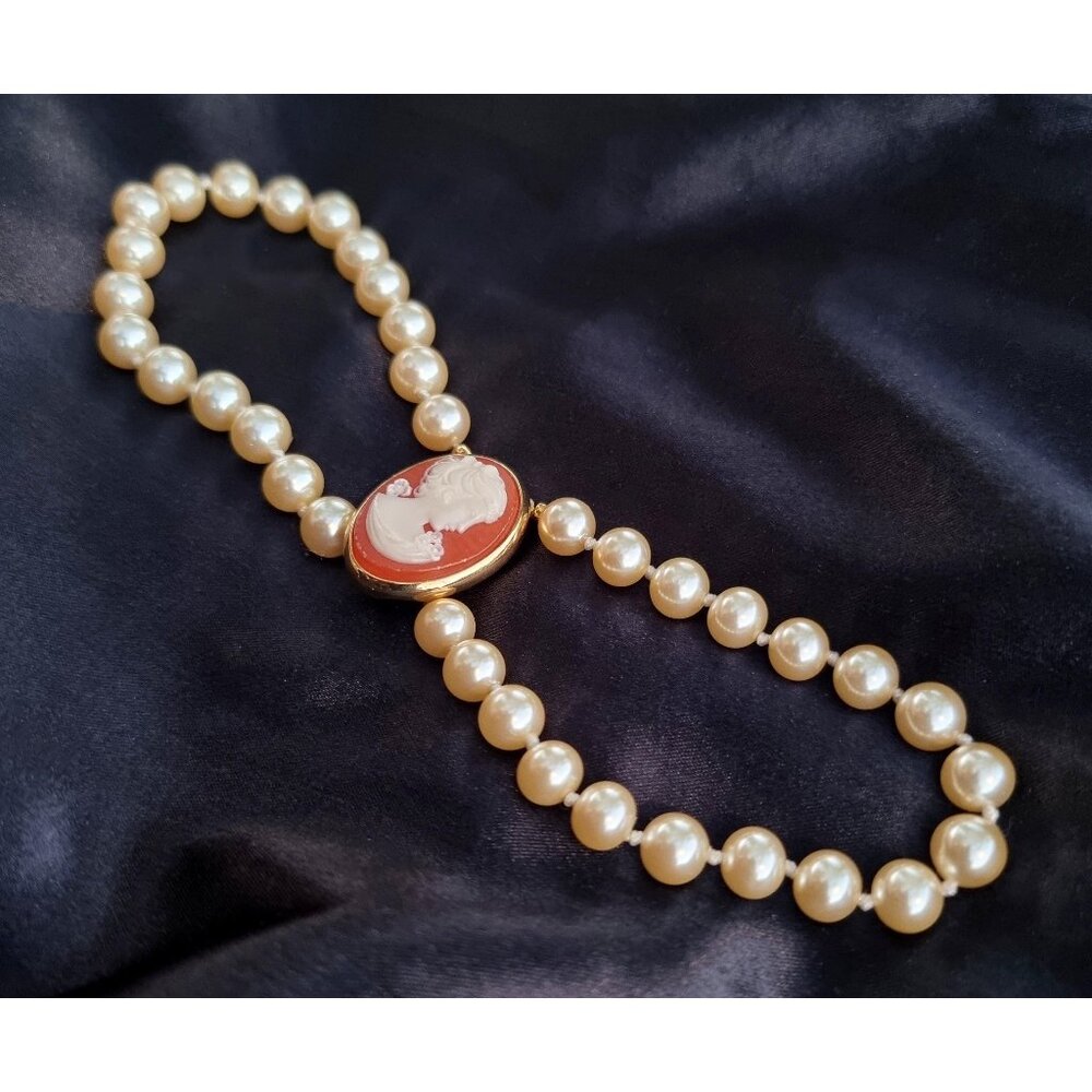 Rare Find Vintage RICHELIEU Signed Faux Pearls Cameo Bracelet Victorian Style